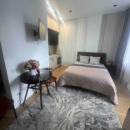 לבוב Favorit Apartments 1 Кім Безкоштовна Парковка Центр З Балконом Не Далеко Від Ж Д Вокзалу Звітні Документи מראה חיצוני תמונה