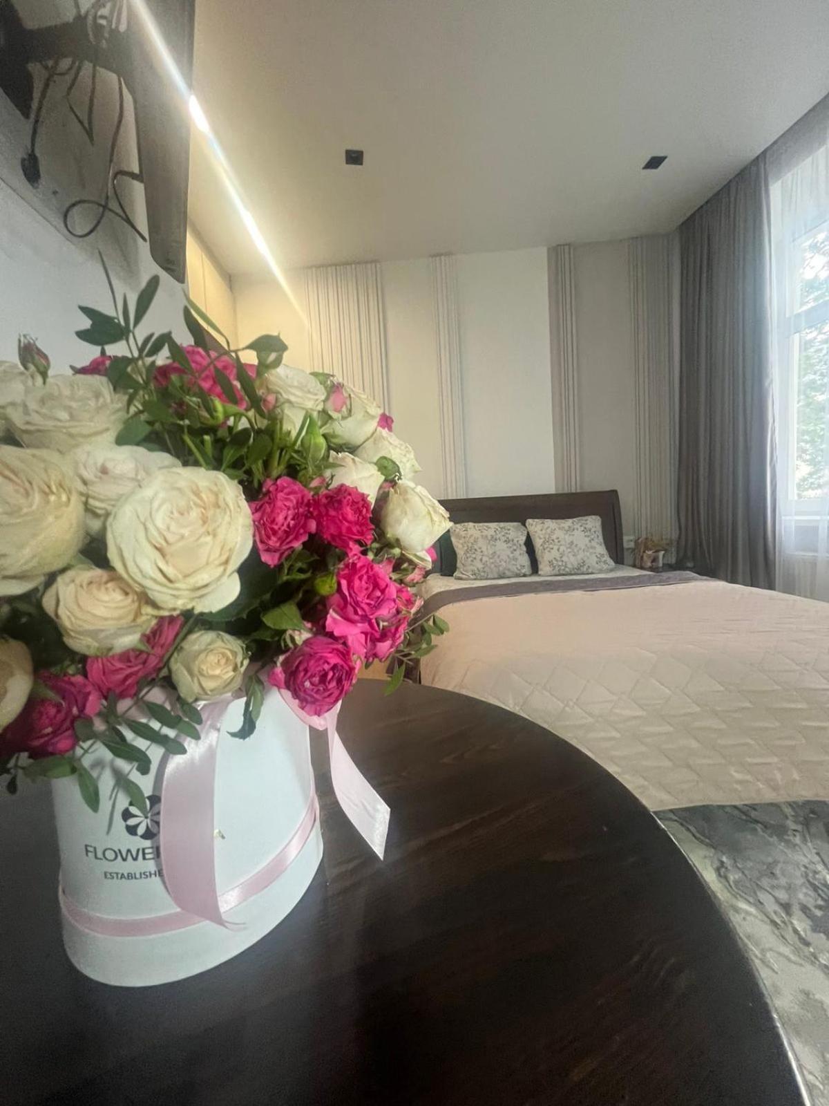 לבוב Favorit Apartments 1 Кім Безкоштовна Парковка Центр З Балконом Не Далеко Від Ж Д Вокзалу Звітні Документи מראה חיצוני תמונה